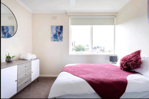 Modern St Kilda East Apartment - Free Parking - Melbourne Tourism 0