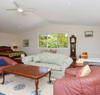 Morisset Waterfront 1bdr Studio looking over Trinity Marina - Melbourne Tourism