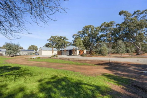Moss's Place - Melbourne Tourism 1