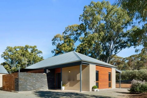 Moss's Place - Melbourne Tourism 0