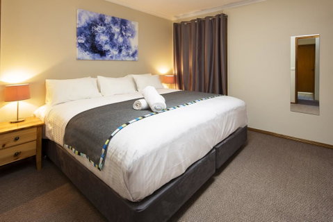 Mountain Lodge - Melbourne Tourism 1