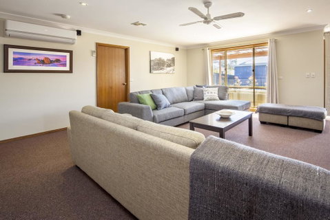 Mountain Lodge - Melbourne Tourism 0