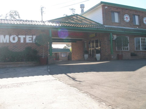 Mt Kuring-Gai Motel - Melbourne Tourism 1
