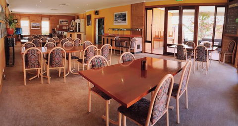 Mud Hut Motel - Melbourne Tourism 3