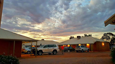 Mud Hut Motel - Melbourne Tourism 2