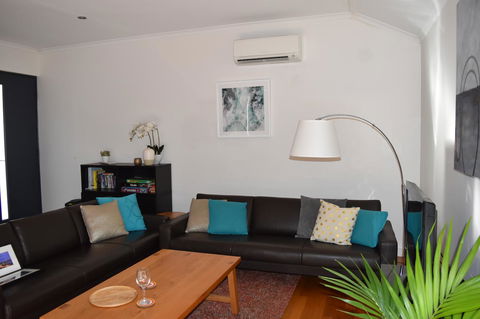 Central Executive Townhouse - Melbourne Tourism 13