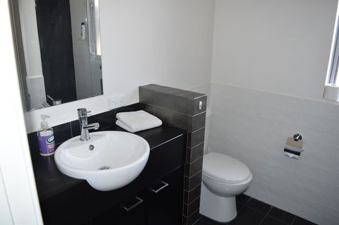 Central Executive Townhouse - Melbourne Tourism 8