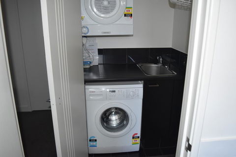 Central Executive Townhouse - Melbourne Tourism 10