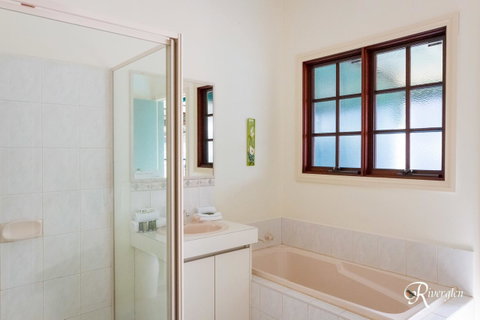 Riverglen Chalets - Melbourne Tourism 20