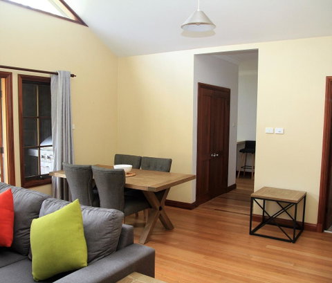 Riverglen Chalets - Melbourne Tourism 16