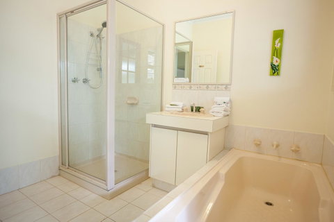 Riverglen Chalets - Melbourne Tourism 23