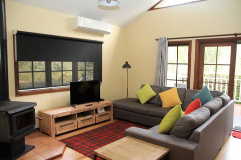 Riverglen Chalets - Melbourne Tourism 13