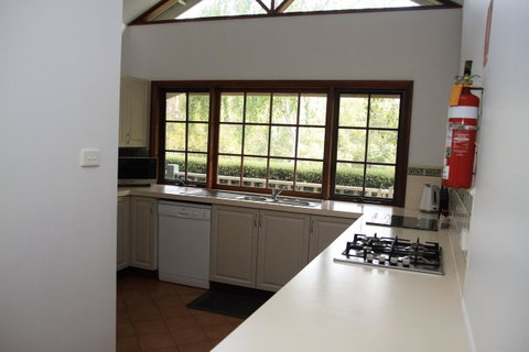 Riverglen Chalets - Melbourne Tourism 8
