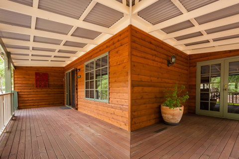 Riverglen Chalets - Melbourne Tourism 7