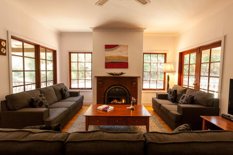 Riverglen Chalets - Melbourne Tourism 3