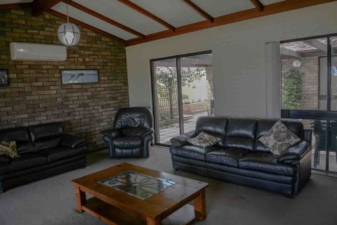 Geraldton Holliday Villas - Melbourne Tourism 7