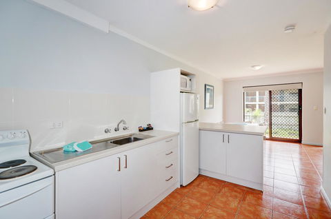 West Beach Lagoon 204 â€“ Ground Floor - Melbourne Tourism 6