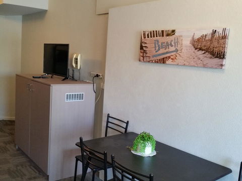 Mandurah Foreshore Motel - Melbourne Tourism 10