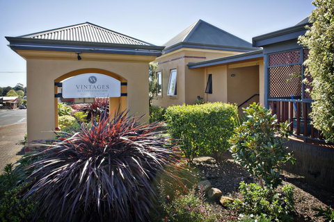 Vintages Accommodation - Melbourne Tourism 0