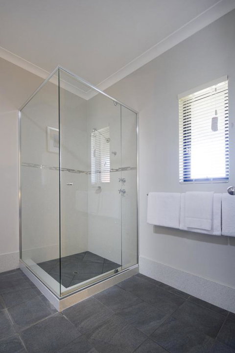 Vintages Accommodation - Melbourne Tourism 13