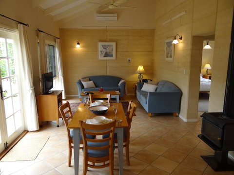 Big Brook Retreat - Melbourne Tourism 1