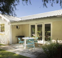 Whitesands Holiday Villas - Melbourne Tourism