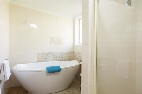 Whitesands Holiday Villas - Melbourne Tourism 26
