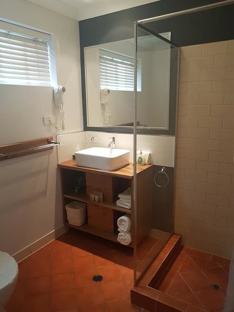 Adamsons Riverside Accommodation - Melbourne Tourism 2