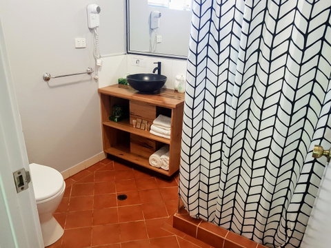 Adamsons Riverside Accommodation - Melbourne Tourism 11