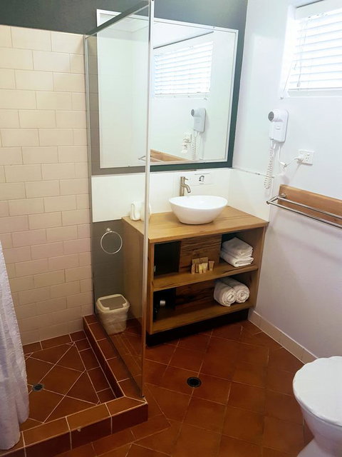 Adamsons Riverside Accommodation - Melbourne Tourism 5