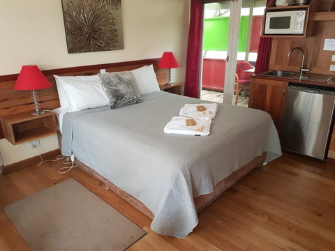 Adamsons Riverside Accommodation - Melbourne Tourism 30