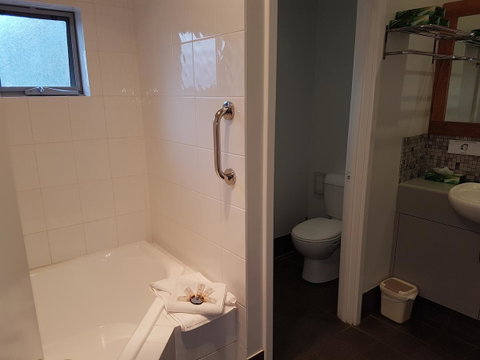 Adamsons Riverside Accommodation - Melbourne Tourism 36