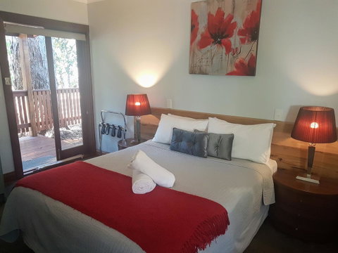 Adamsons Riverside Accommodation - Melbourne Tourism 9