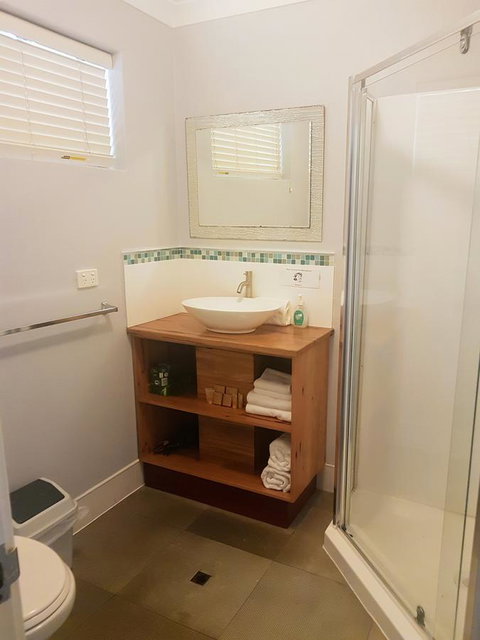Adamsons Riverside Accommodation - Melbourne Tourism 12