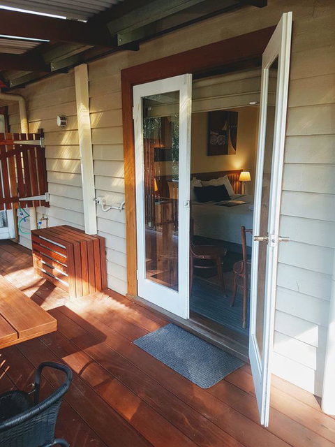Adamsons Riverside Accommodation - Melbourne Tourism 21