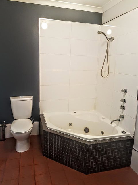 Adamsons Riverside Accommodation - Melbourne Tourism 3