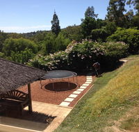Bright  Beautiful Home On The Hills - Melbourne Tourism