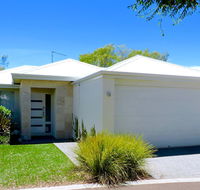 Contemporary Cove - Quindalup - Melbourne Tourism