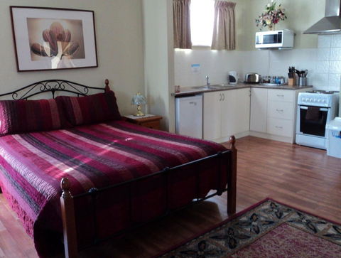 Armadale Cottage Bed & Breakfast - Melbourne Tourism 24
