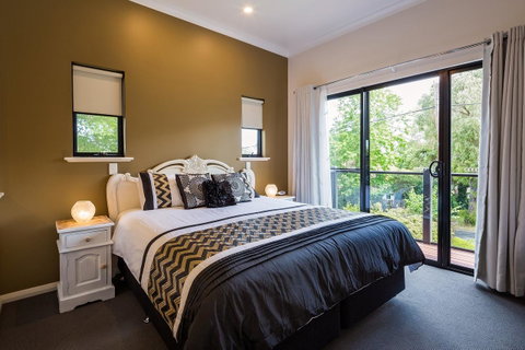 Downton Villa - Melbourne Tourism 30