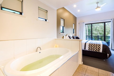 Downton Villa - Melbourne Tourism 16
