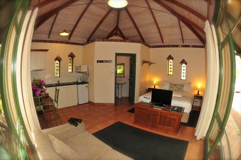 Waterfall Cottages - Melbourne Tourism 20