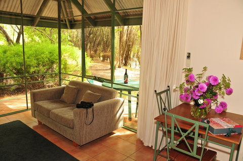 Waterfall Cottages - Melbourne Tourism 10