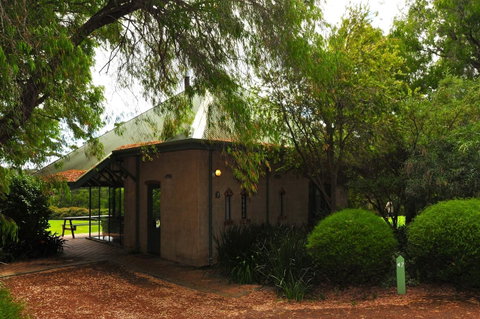 Waterfall Cottages - Melbourne Tourism 19