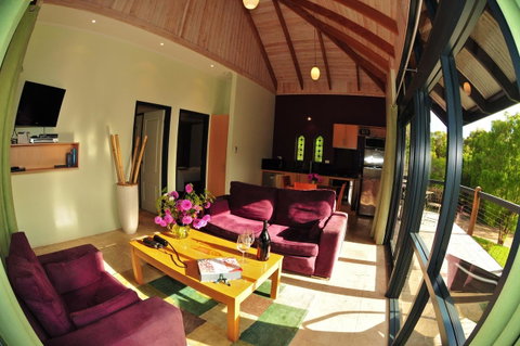 Waterfall Cottages - Melbourne Tourism 12