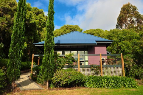 Waterfall Cottages - Melbourne Tourism 0