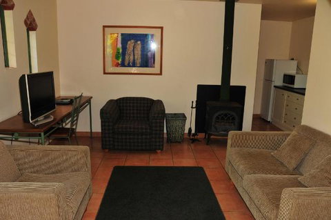 Waterfall Cottages - Melbourne Tourism 6