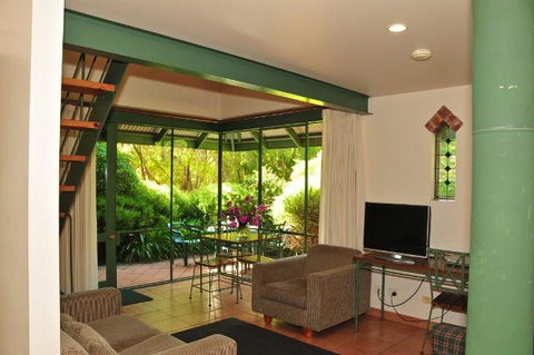 Waterfall Cottages - Melbourne Tourism 5