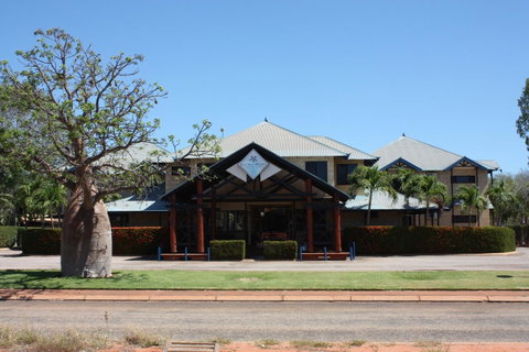 Apartments At Blue Seas Resort - Melbourne Tourism 23
