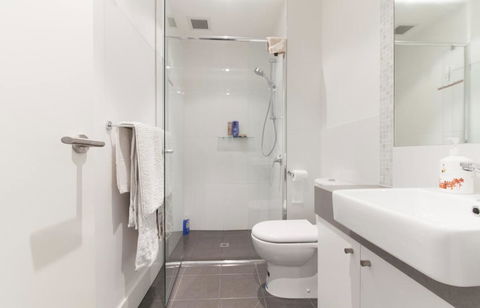 Perth Luxury City Apartment- Free Parking - Melbourne Tourism 1